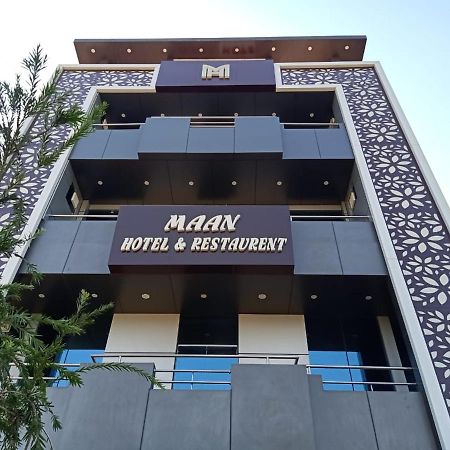 มาน โฮเต็ล แอนด์ เรสเทอรองต์ Hotel อัลวาร์ ภายนอก รูปภาพ