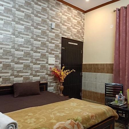 มาน โฮเต็ล แอนด์ เรสเทอรองต์ Hotel อัลวาร์ ภายนอก รูปภาพ