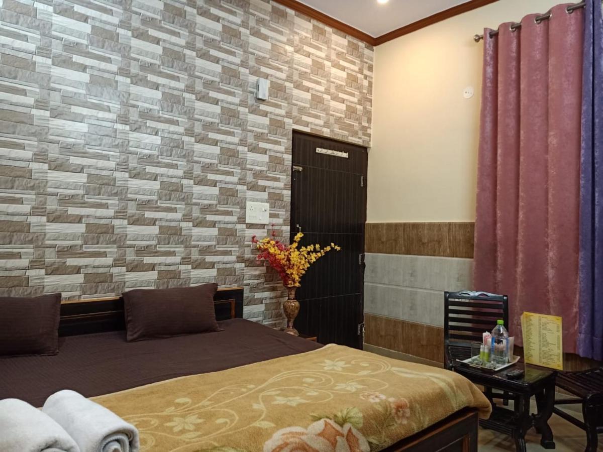 มาน โฮเต็ล แอนด์ เรสเทอรองต์ Hotel อัลวาร์ ภายนอก รูปภาพ